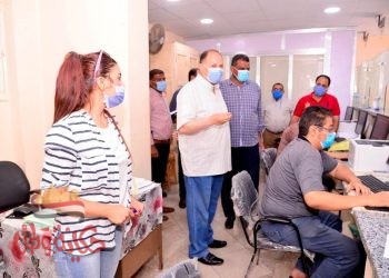 محافظ أسيوط يتفقد 3 مراكز تكنولوجية بحى شرق وغرب ومركز أسيوط للوقوف على سير العمل فى تلقى طلبات التصالح