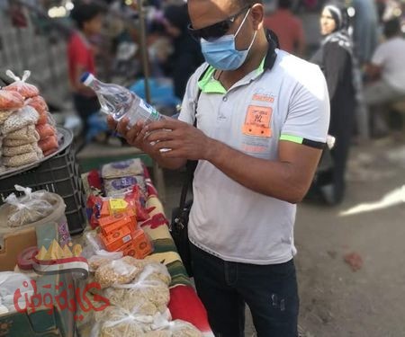 ضبط وإعدام ١١ طن أغذية فاسدة وغلق ٢٦ منشأة غذائية غير مرخصة بالزقازيق وفاقوس وبلبيس وأولاد صقر والحسينية