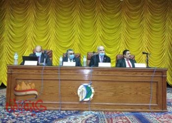 لجنة لمناقشة محاور التحول لجامعة ذكية بجامعة الفيوم