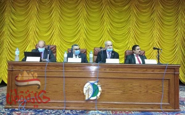 لجنة لمناقشة محاور التحول لجامعة ذكية بجامعة الفيوم