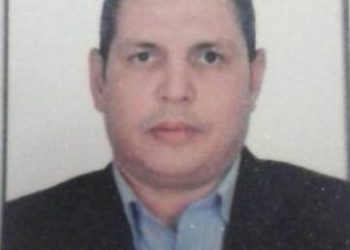 رئيس جامعة الفيوم يهنئ الدكتور هشام عزت لتولية عمادة المعهد السويسرى