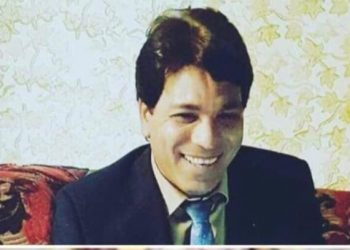 يتحدثُون عن الديمقراطية وهم جذور الإستبداد .