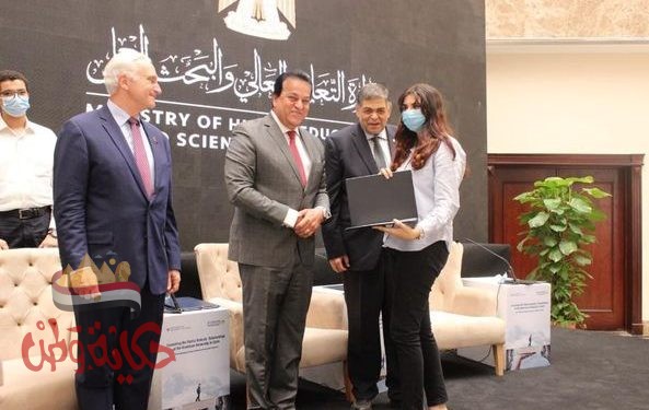 تخصيص ٣٠ منحة كاملة للمتفوقين من طلاب المدارس الحكومية ومدارس المتفوقين بالجامعة الأمريكية بالقاهرة