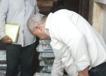 إعدام أكثر من طن أغذية فاسدة وغلق ٢٥ منشأة غذائية غير مرخصة بفاقوس