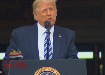 الرئيس الأميركي دونالد ترامب وقع قرار رفع السودان من قائمة الإرهاب