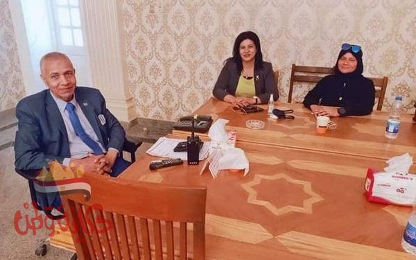 المرأة المنياوية تتصدر المشهد في مقار الإنتخابات بالمنيا