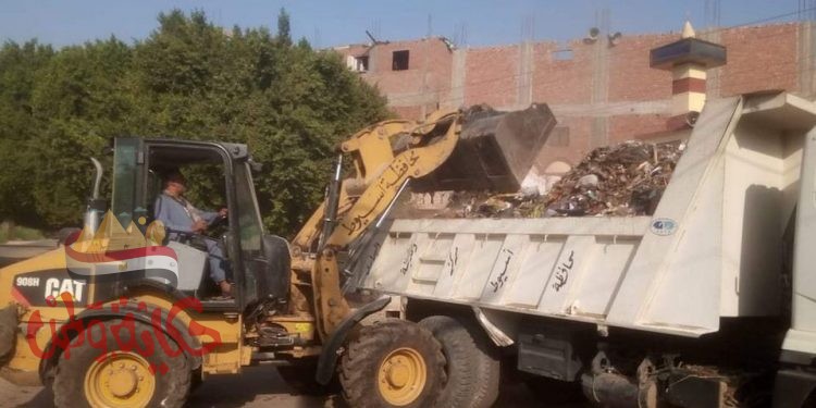 محافظ أسيوط : استمرار حملات تطهير الترع والمصارف .. ورفع وإزالة مخلفات الرى بالبداري