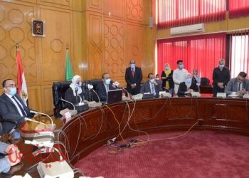 وزيرة التضامن الاجتماعي ومحافظ الاسماعيلية يفتتحان المركز الطبي بالقنطرة غرب