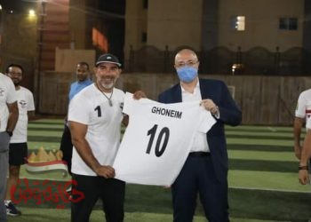 محافظ بني سويف يلتقي أعضاء نادي هوكس خلال رحلتهم السياحية