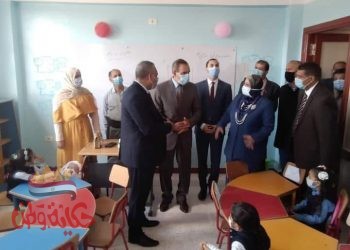 محافظ كفر الشيخ ونائب المحافظ ووكيل تعليم كفرالشيخ يفتتحون مدرسة بقرية وينهون معاناة التلاميذ