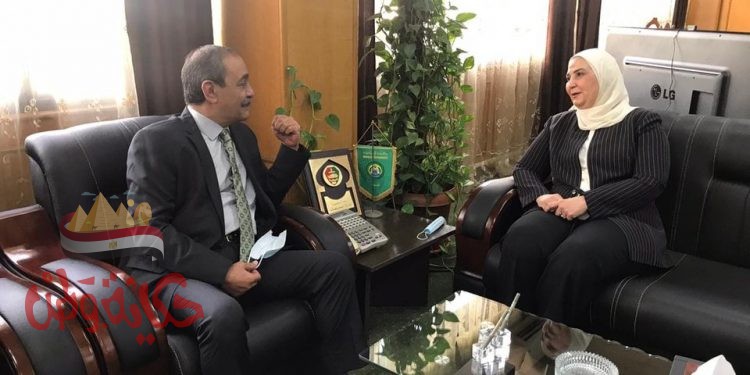 وزيرة التضامن الاجتماعي تستهل زيارة الاسماعيلية بلقاء المحافظ