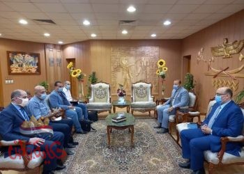 نائب رئيس جامعة المنصورة يبحث التعاون من شركة بنها للصناعات الالكترونية