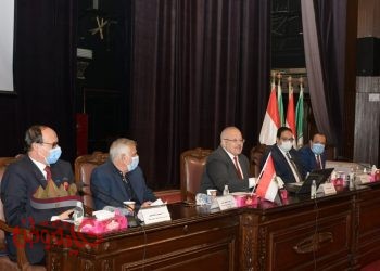 الخشت يرأس اجتماعًا مشتركًا لمجلس الجامعة ومجالس شؤون الطلاب والدراسات العليا وخدمة المجتمع