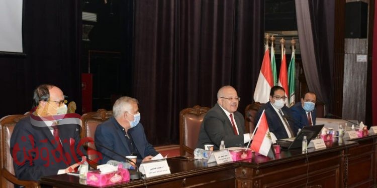 الخشت يرأس اجتماعًا مشتركًا لمجلس الجامعة ومجالس شؤون الطلاب والدراسات العليا وخدمة المجتمع