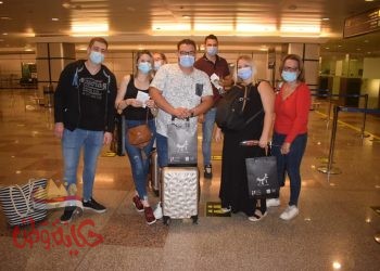 وصول أول 163 سائحاً فرنسياً مطار الغردقة بعد توقف 7 شهور