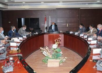 وزير النقل يتابع مع وفد شركة سيمنز العالمية مشروع تحديث نظم الإشارات