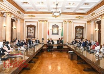 وزير التعليم العالي يشيد بالمنصة التعليمية الذكية لجامعة القاهرة