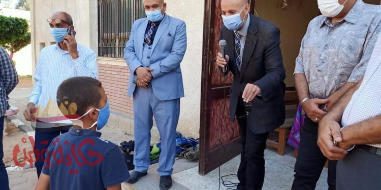 وكيل وزارة الصحة بالشرقية يتفقد حملة التطعيم بالمدارس والإجراءات الوقائية