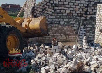 حملة  لازالة حالة تعدي على الأراضى الزراعيه بقرية تيدا بسيدي سالم