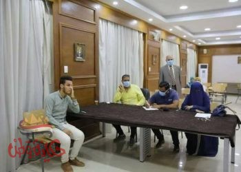 رئيس جامعة الأقصر يتفقد كلية الألسن لمتابعة إجراءات الكشف الطبي للطلاب الجدد