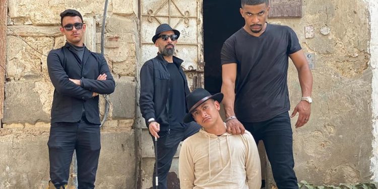 محمد عباس زعيم عصابة في مسلسل “حازم محزون” مع محمد ثروث