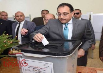 رئيس الوزراء يدلى بصوته داخل لجنته بالشيخ زايد بانتخابات مجلس النواب2020.. فيديو