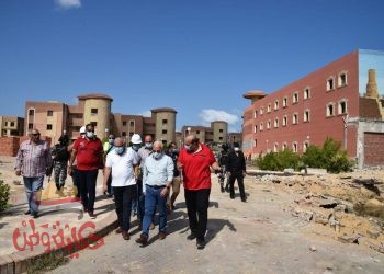 محافظ بورسعيد يتابع سير العمل فى تطوير قرية المرجان ببورفؤاد