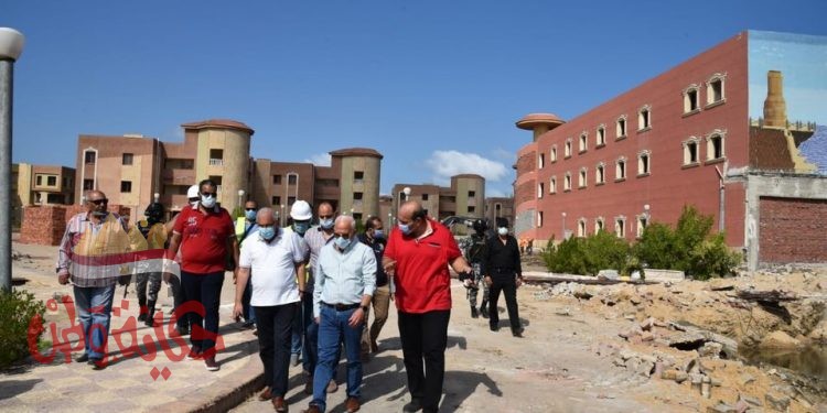 محافظ بورسعيد يتابع سير العمل فى تطوير قرية المرجان ببورفؤاد