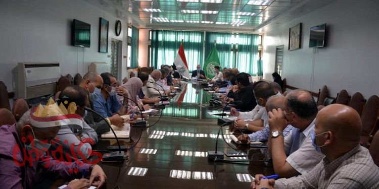 محافظ القليوبية يعقد اجتماعا لمتابعة خطة مواجهة انتشار فيروس كورونا المستجد