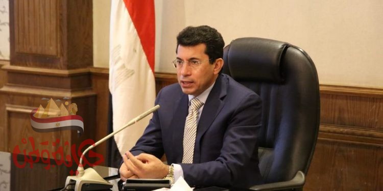 وزير الرياضة يؤازر بيراميدز قبيل نهائى الكونفيدرالية