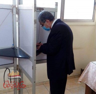 وزير الكهرباء يدلى بصوته فى انتخابات مجلس النواب 2020 بالعجوزة