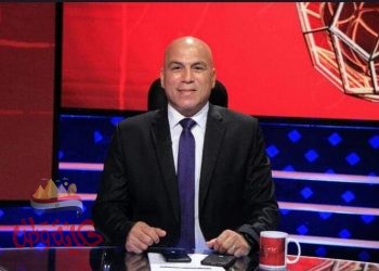 نجم الاهلي السابق يساند فريقه بقياده موسيماني 