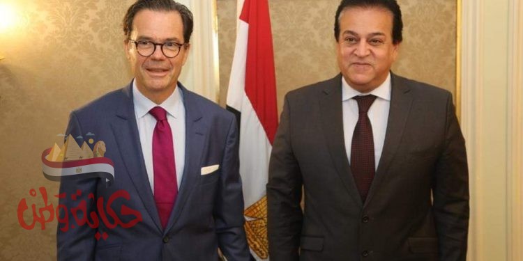 وزير التعليم العالي يستقبل السفير الفرنسي بالقاهرة لبحث آفاق التعاون العلمي بين مصر وفرنسا