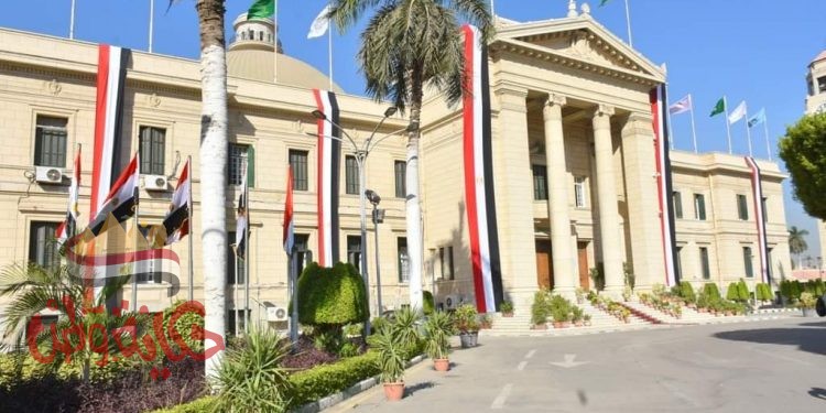 قبة جامعة القاهرة تتزين بأعلام مصر احتفالًا بانتصارات أكتوبر