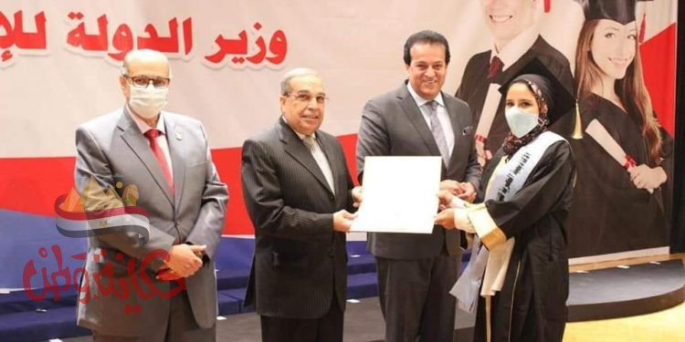 وزير التعليم العالي والإنتاج الحربي يشهدان حفل تخرج أول دفعة من الأكاديمية المصرية للهندسة والتكنولوجيا المتقدمة