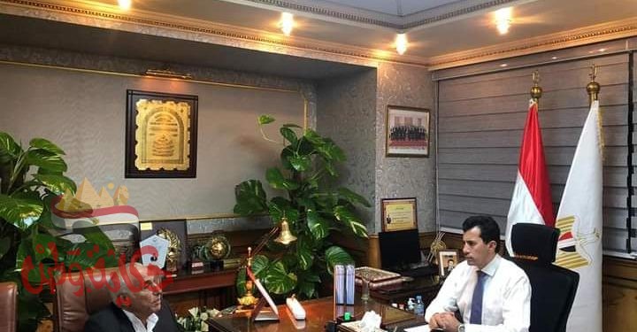 صبحى ” يبحث استعدادات استضافة مونديال اليد مع مدير البطولة 