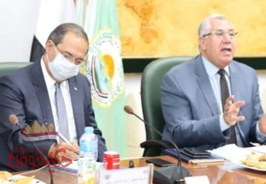 وزير الزراعة يشيد بجهود مركز بحوث الصحراء 