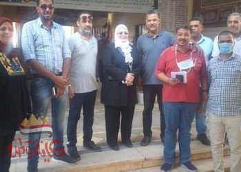 وكيل تعليم كفرالشيخ خلال زيارتها لمدرسة الشهيد السلام الثانوية ترفع من عزم الإدارة الجديدة 