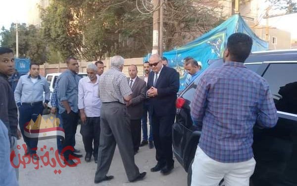 محافظ قنا في جوله تفقديه للجان الإنتخابيه