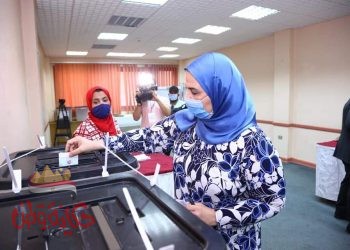وزيرة التضامن الاجتماعى تدلى بصوتها فى انتخابات مجلس النواب