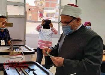 مفتى الجمهورية يدلي بصوته الإنتخابي بمسقط رأسه بمركز الدلنجات .