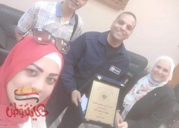 كرم مدير مركز زايد الطبي للتأهيل بالقوات الجوية  وكيل كلية الآداب جامعة عين شمس 