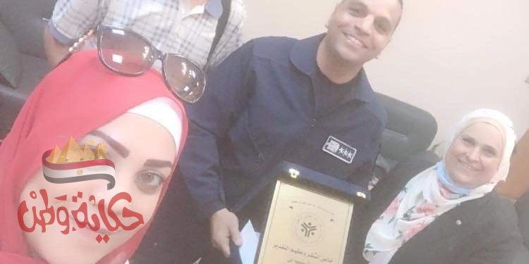 كرم مدير مركز زايد الطبي للتأهيل بالقوات الجوية وكيل كلية الآداب جامعة عين شمس