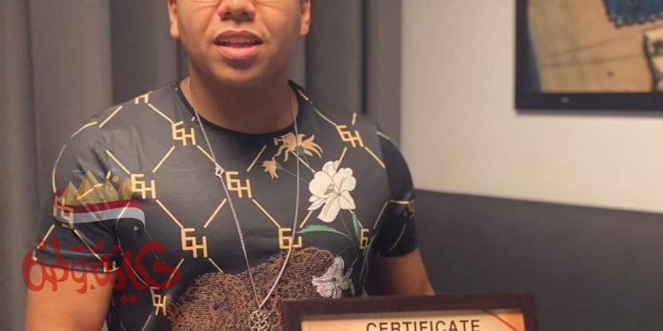 عمر كمال ” على منصة التكريم من خلال” مشاهير العرب” اللبنانية 