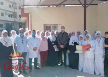 وكيل وزارة الصحة ورئيس مدينة ابشواي يكرمان الجيش الأبيض خلال التصدي لجائحة كورونا