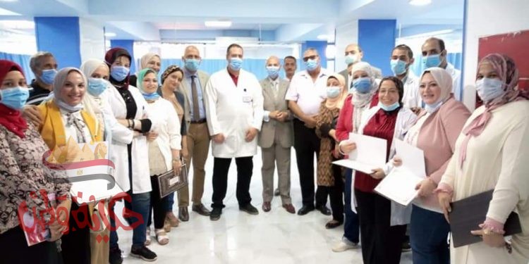 وكيل وزارة الصحة بالشرقية يكرم الجيش الأبيض بمستشفي القنايات المركزي