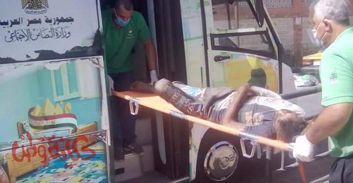 وزارة التضامن _ فريق أطفال وكبار بلا مأوي ينقذ مواطنًا بلامأوي بالإسكندرية