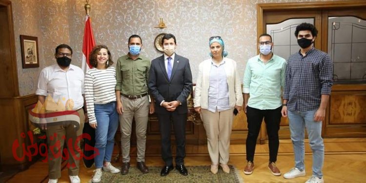 وزير الشباب والرياضة يلتقي شباب مبادرة التوعية بركوب الدراجات