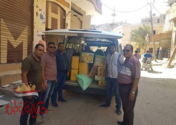 الفيــــــوم : ضبـــط زبيب منتهى الصلاحية وزيت مجهول المصدر بأحد المطاعم ببندر الفيوم ثان