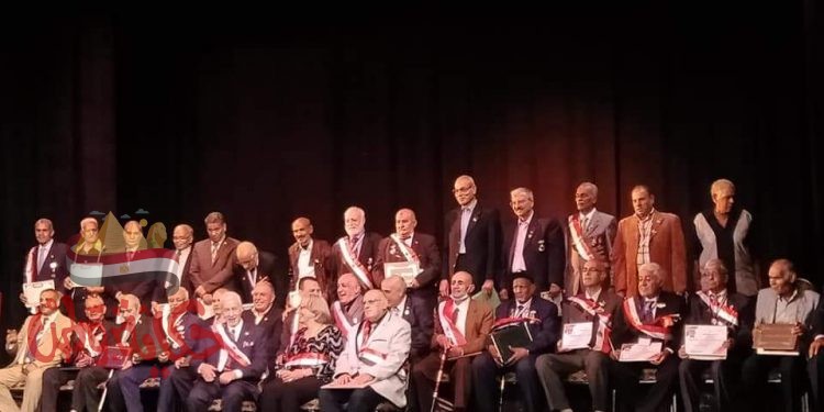 الأنفوشي يكرم أبطال الإستنزاف و أكتوبر